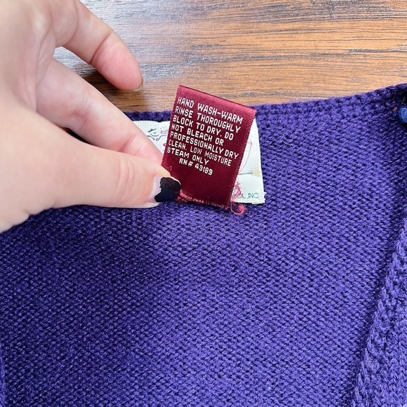 vintage • 80s intarsia floral cardigan sweater purple wool Susan Bristol - Picture 4 of 8